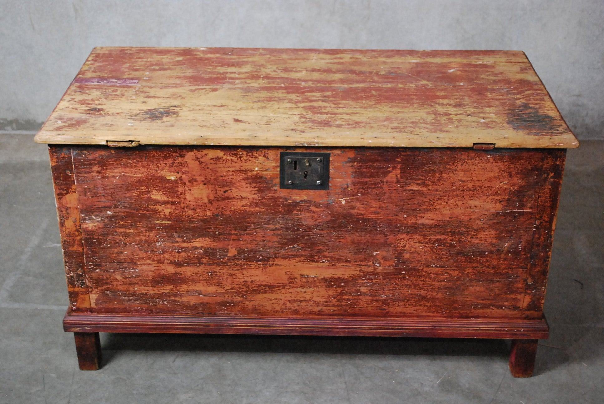 1830 Pine Quebec Blanket box | Scott Landon Antiques and Interiors.