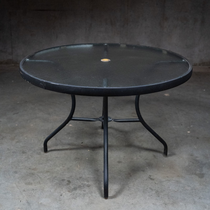 outdoor dining set | Scott Landon Antiques and Interiors.