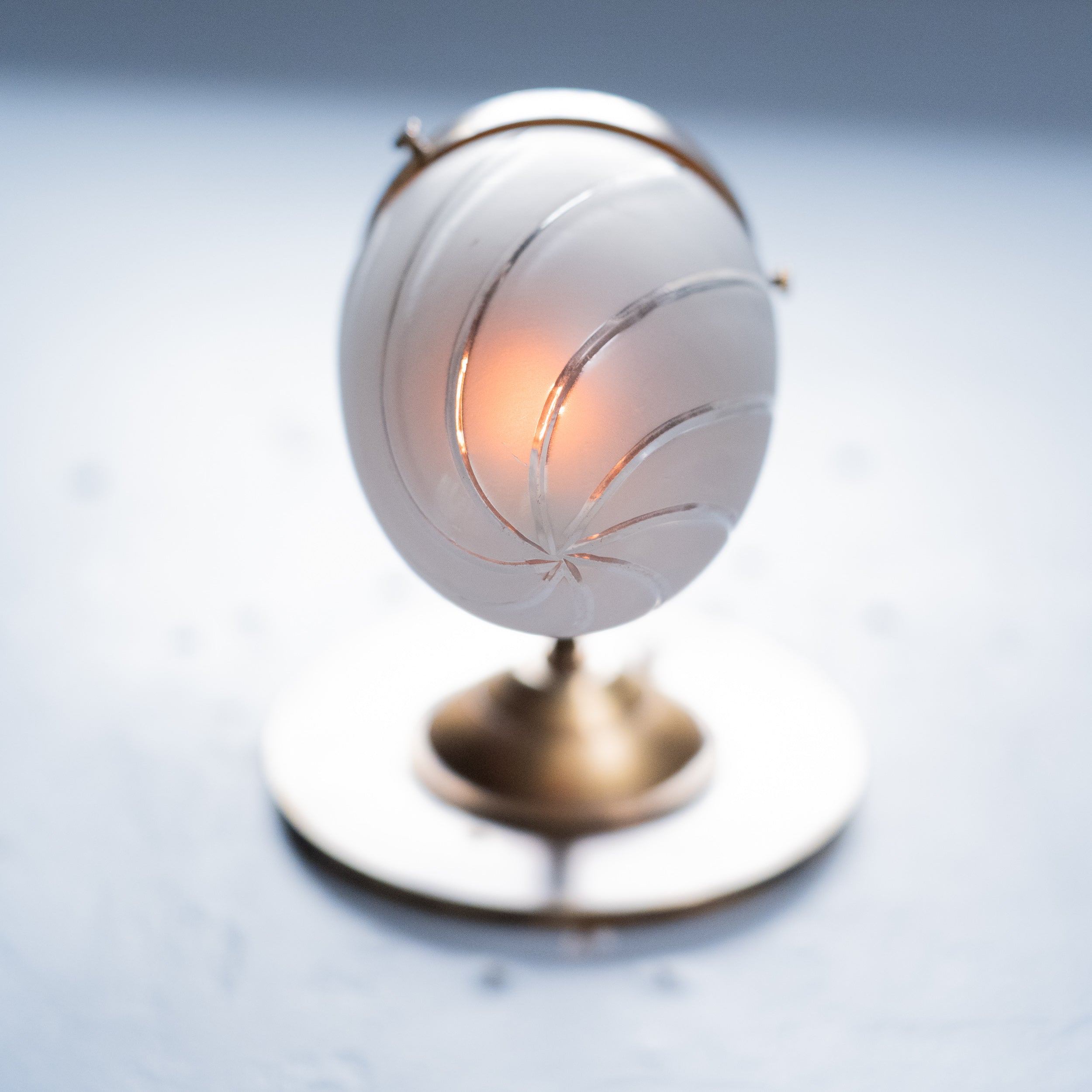 single sconce | Scott Landon Antiques and Interiors.