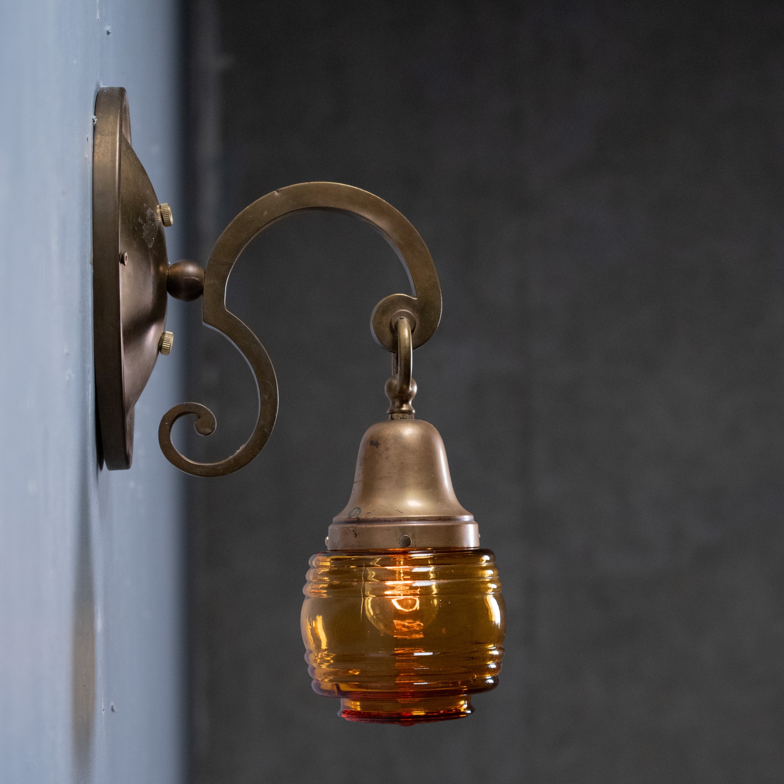 single sconce | Scott Landon Antiques and Interiors.