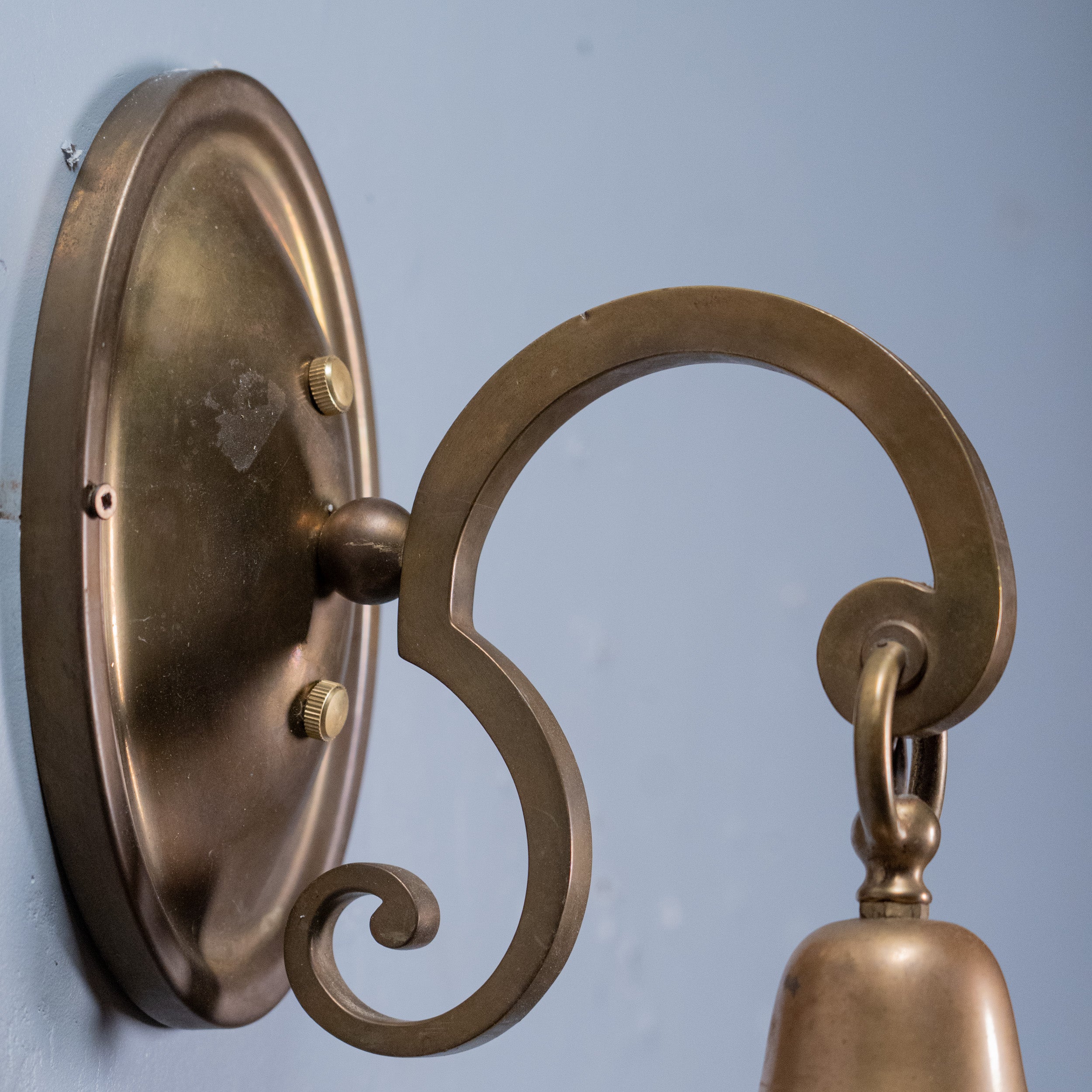 single sconce | Scott Landon Antiques and Interiors.