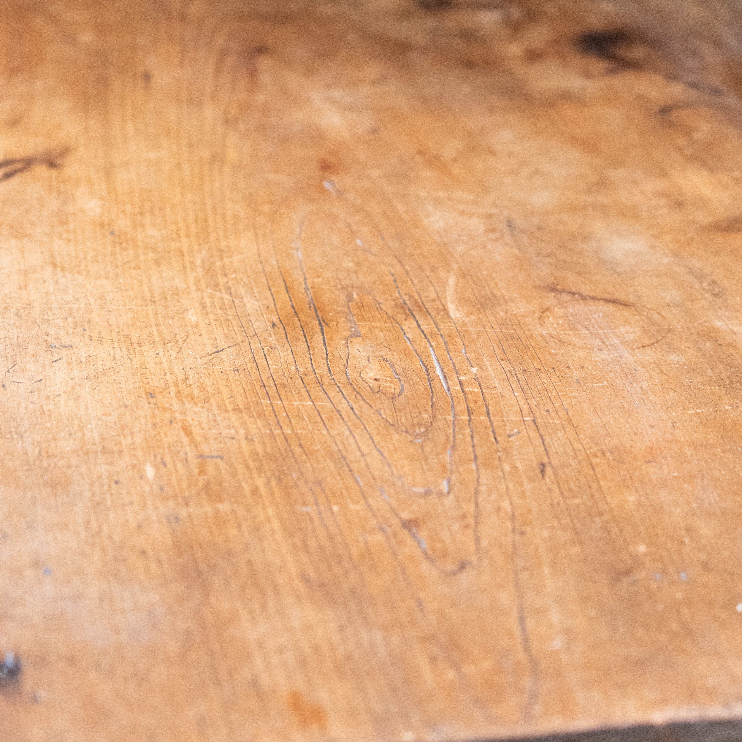 table | Scott Landon Antiques and Interiors.