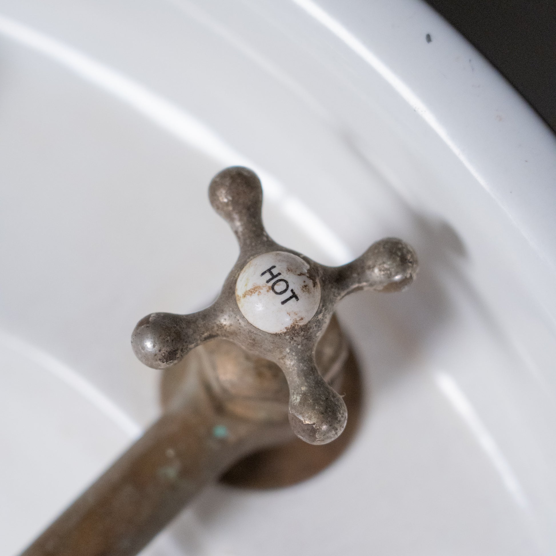 sink | Scott Landon Antiques and Interiors.