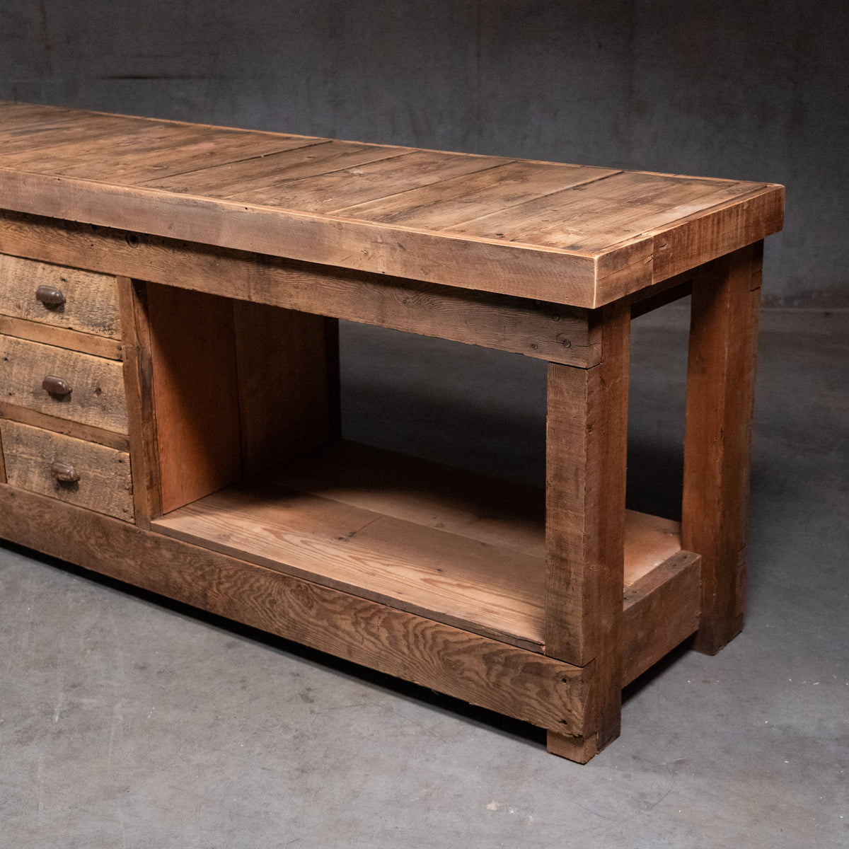 island | Scott Landon Antiques and Interiors.