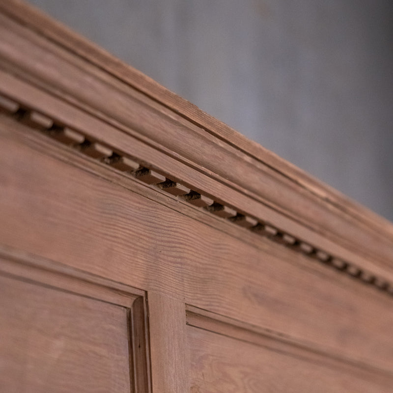 mantle | Scott Landon Antiques and Interiors.