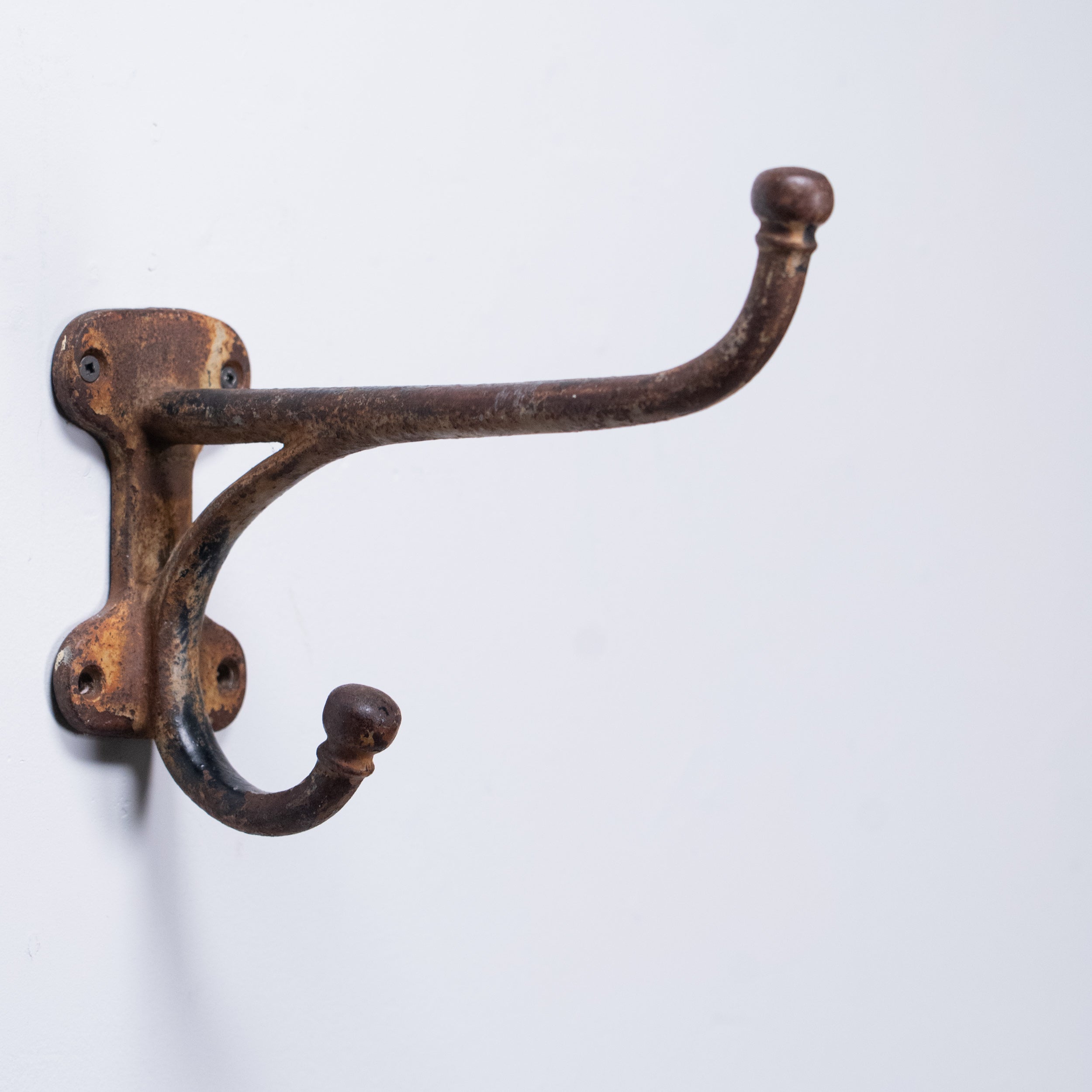 1940 large cast iron saddle hook