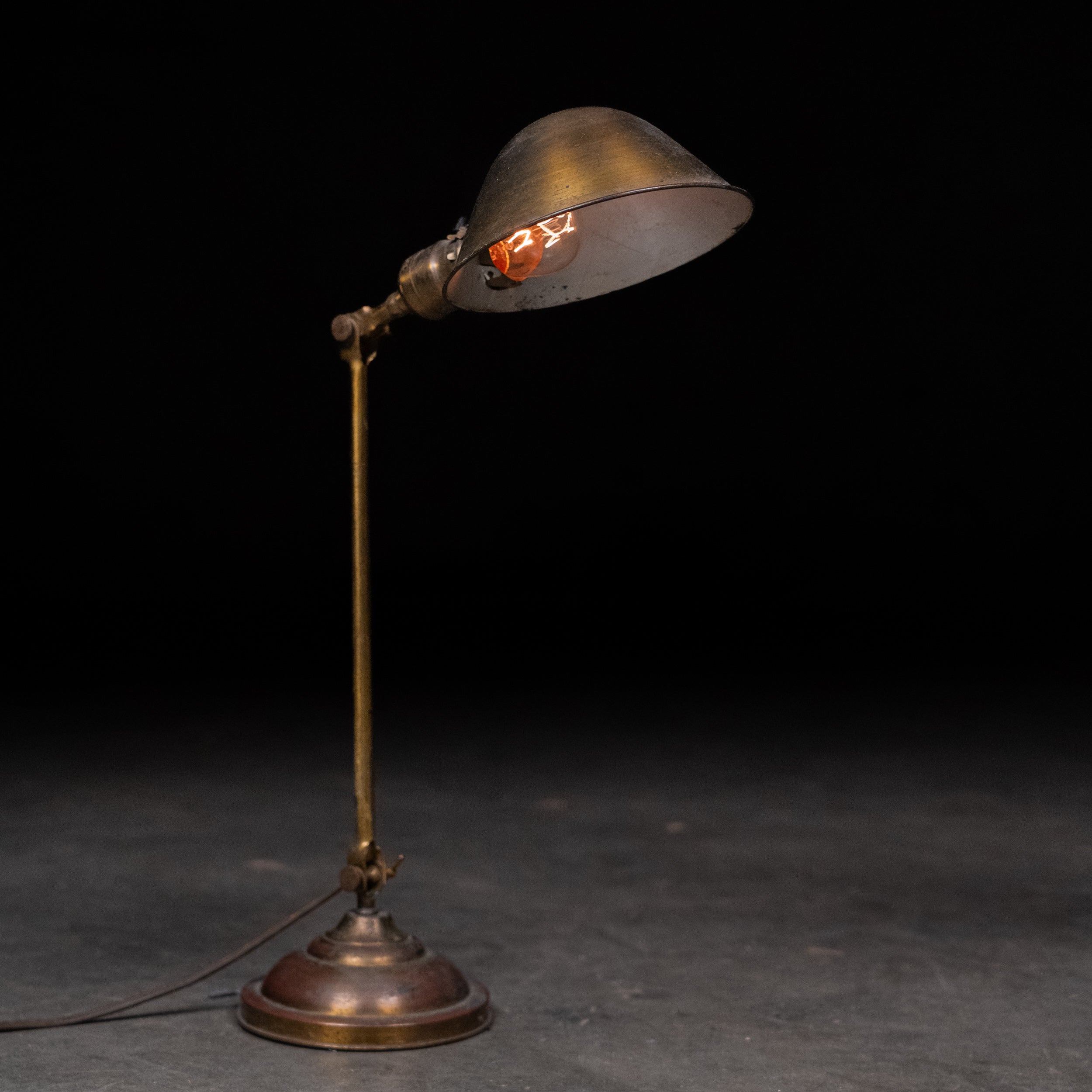Antique Faries Manufacturing Co. Industrial Adjustable brass Desk Lamp – Patented  c.1920