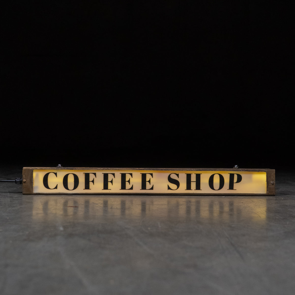 sign | Scott Landon Antiques and Interiors.