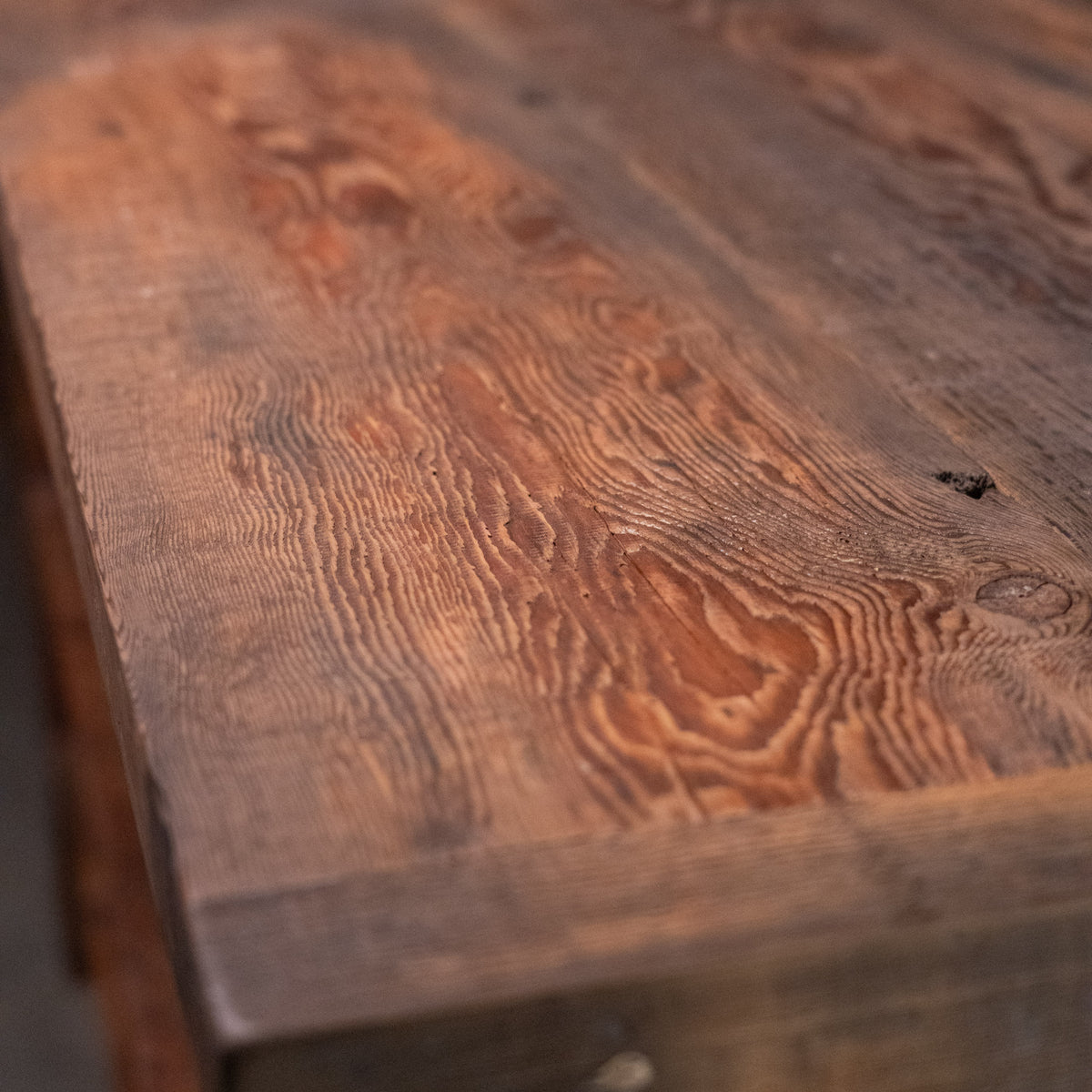 island | Scott Landon Antiques and Interiors.