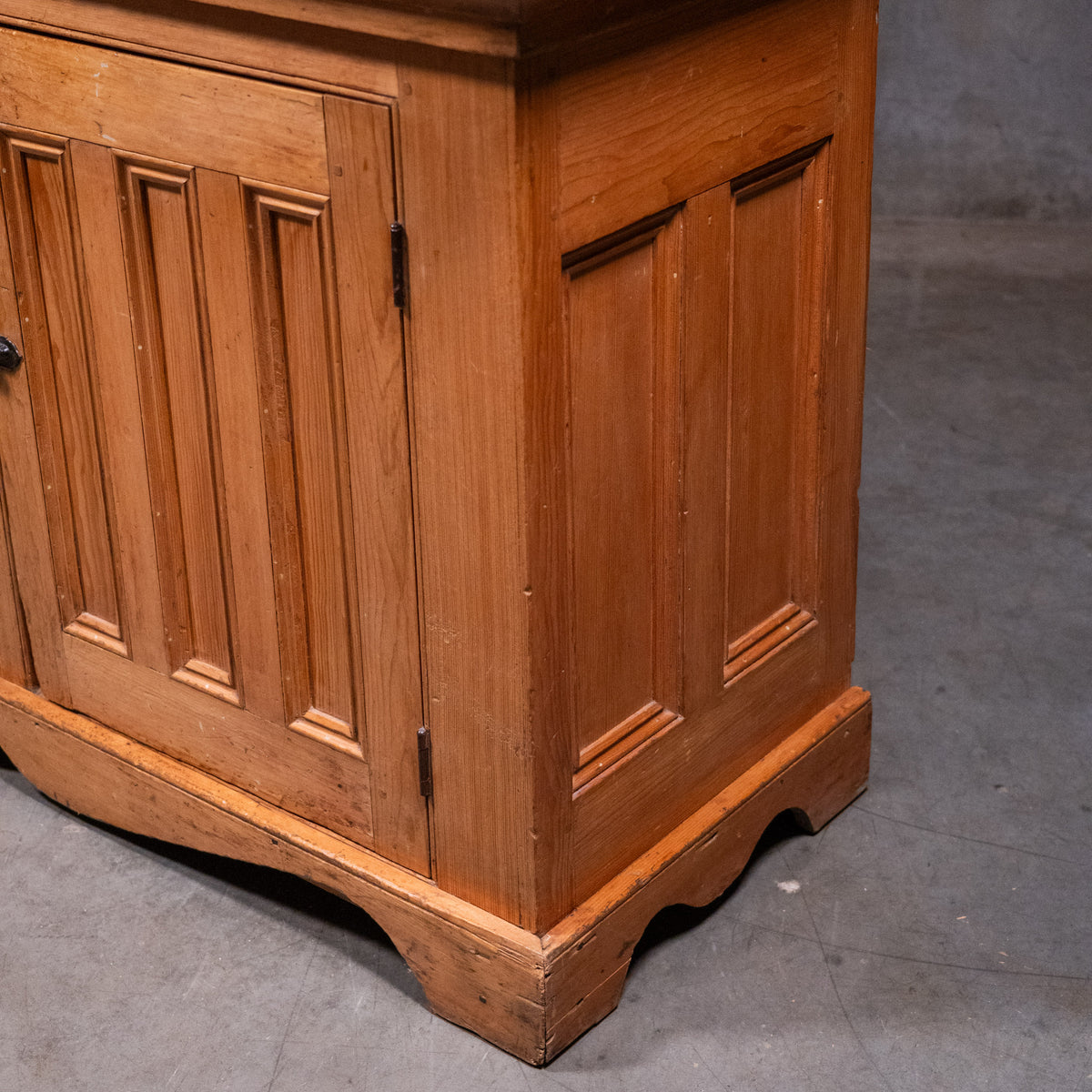 stepback | Scott Landon Antiques and Interiors.