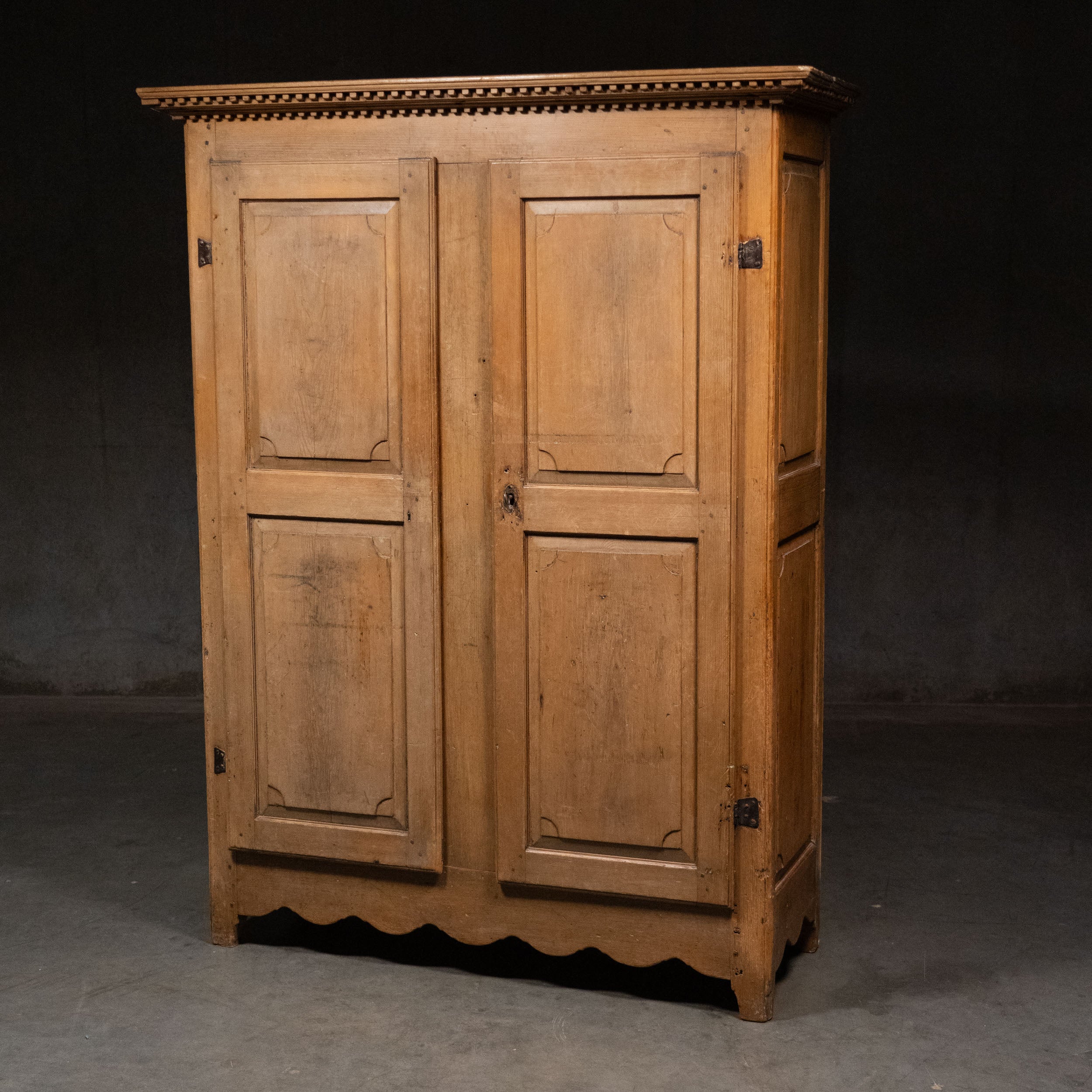 1810 Pine Quebec Armoire