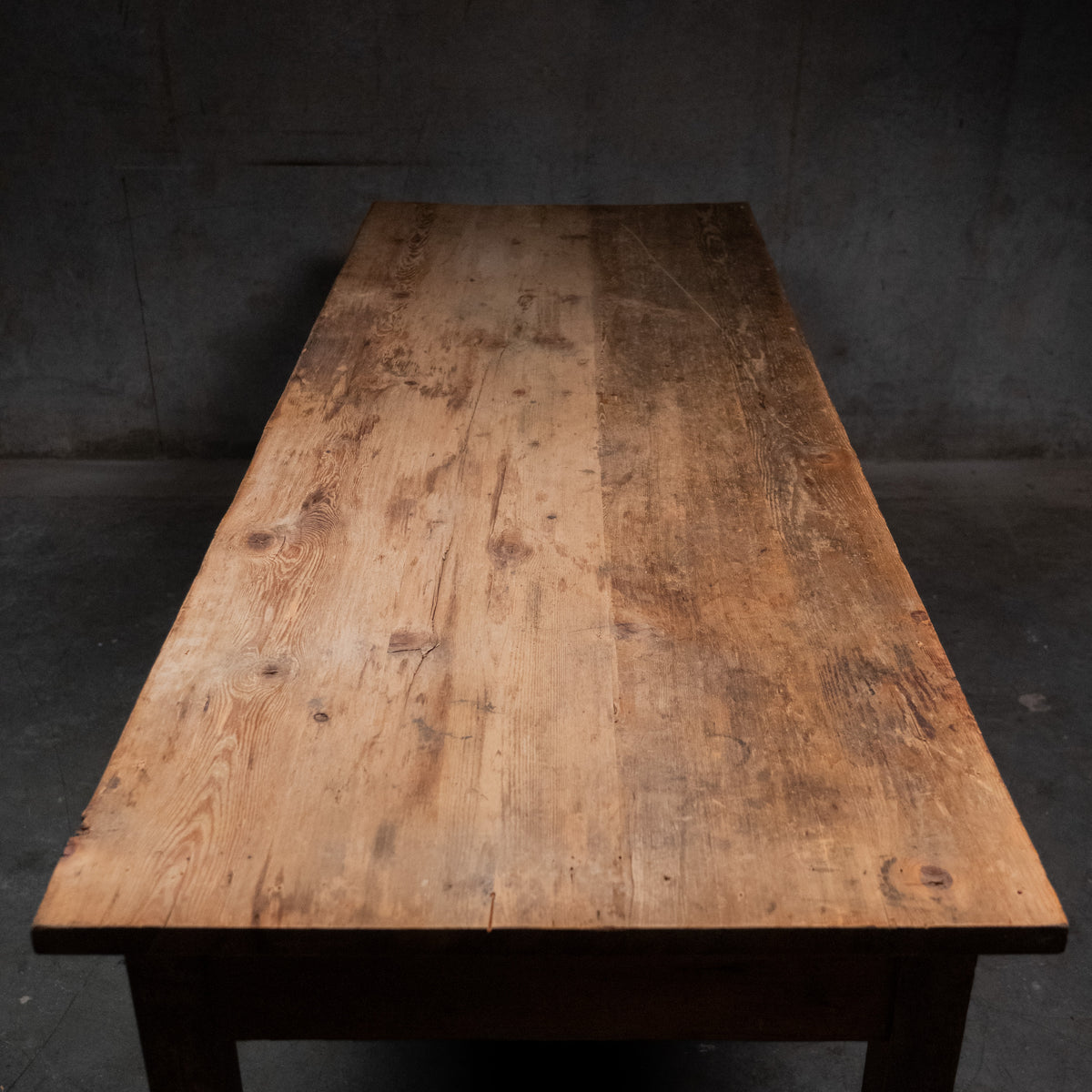 table | Scott Landon Antiques and Interiors.