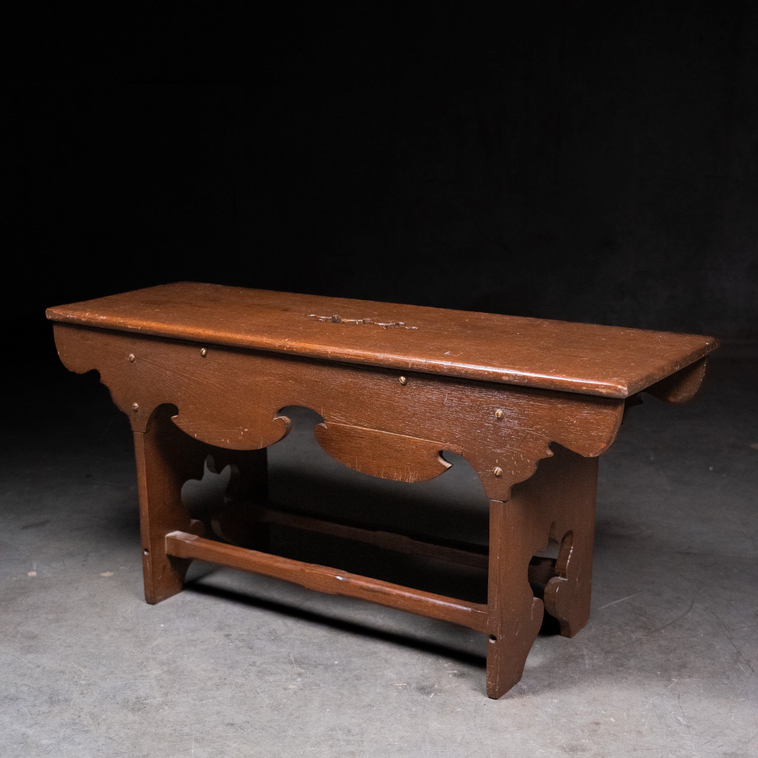 1930 Century Oak Farmhouse Bench Table – Primitive Scalloped Apron Coffee Table, Arts & Crafts Influence