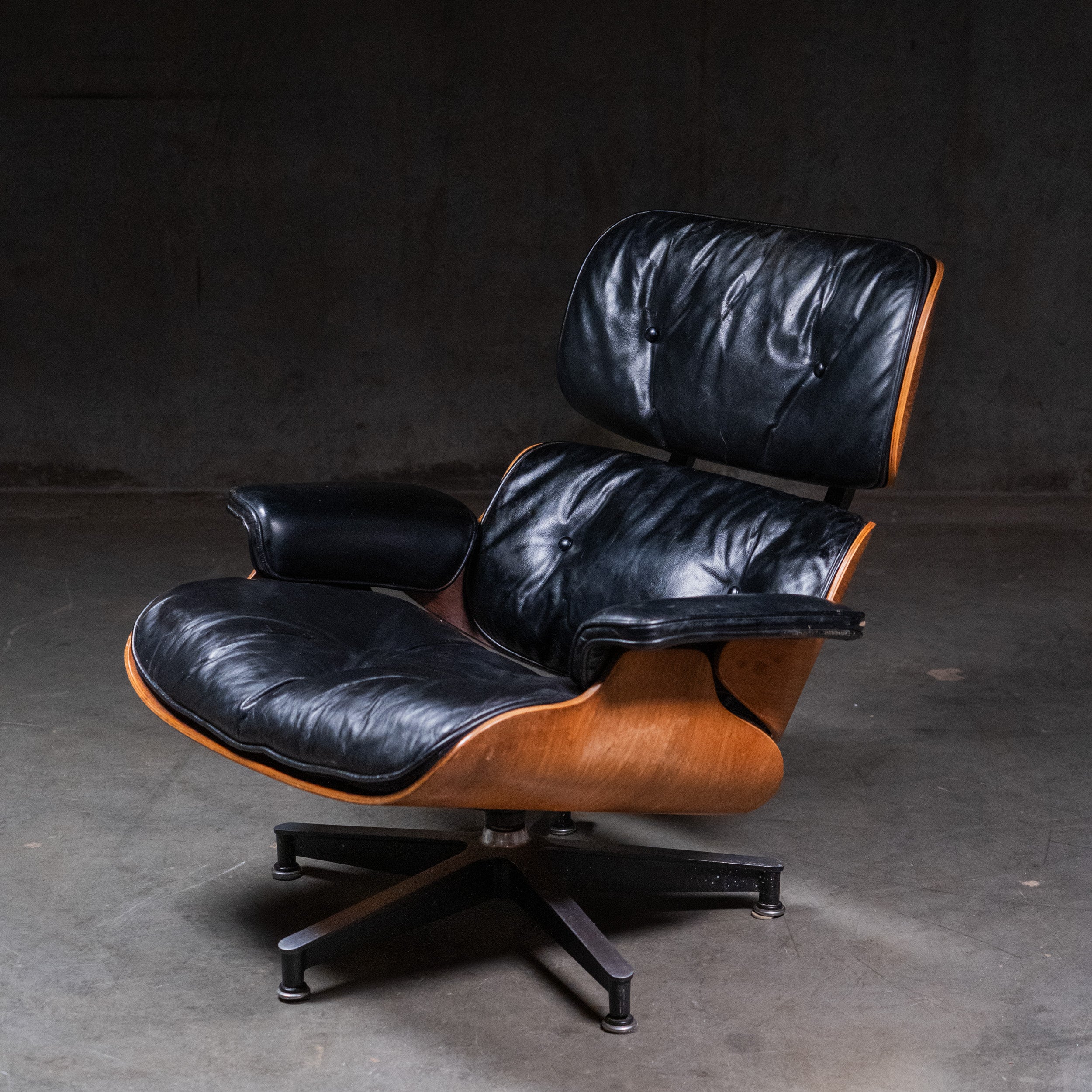 1964 Herman Miller Eames Lounge Chair in Brazilian rosewood and black leather by Charles and Ray Eames