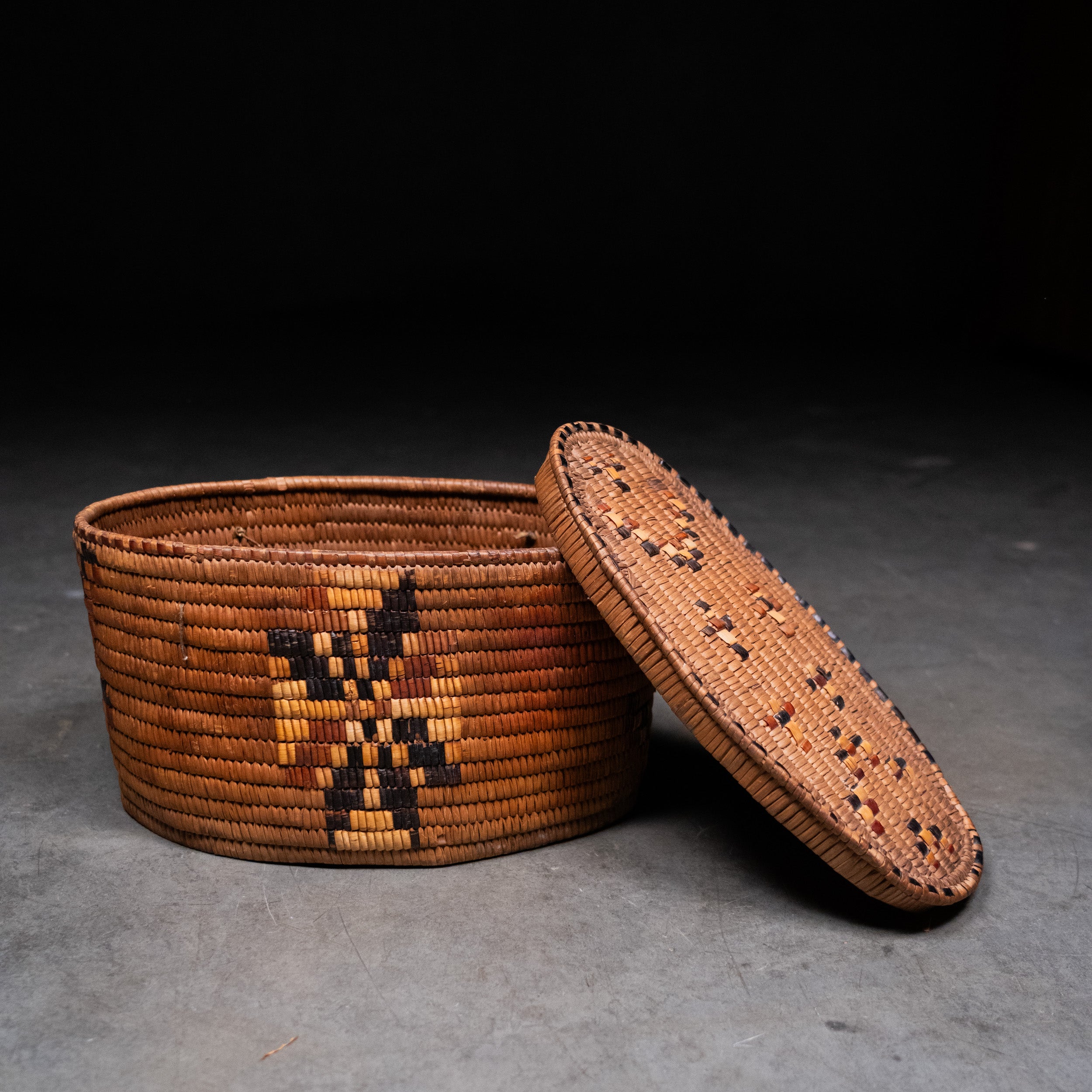 basket | Scott Landon Antiques and Interiors.