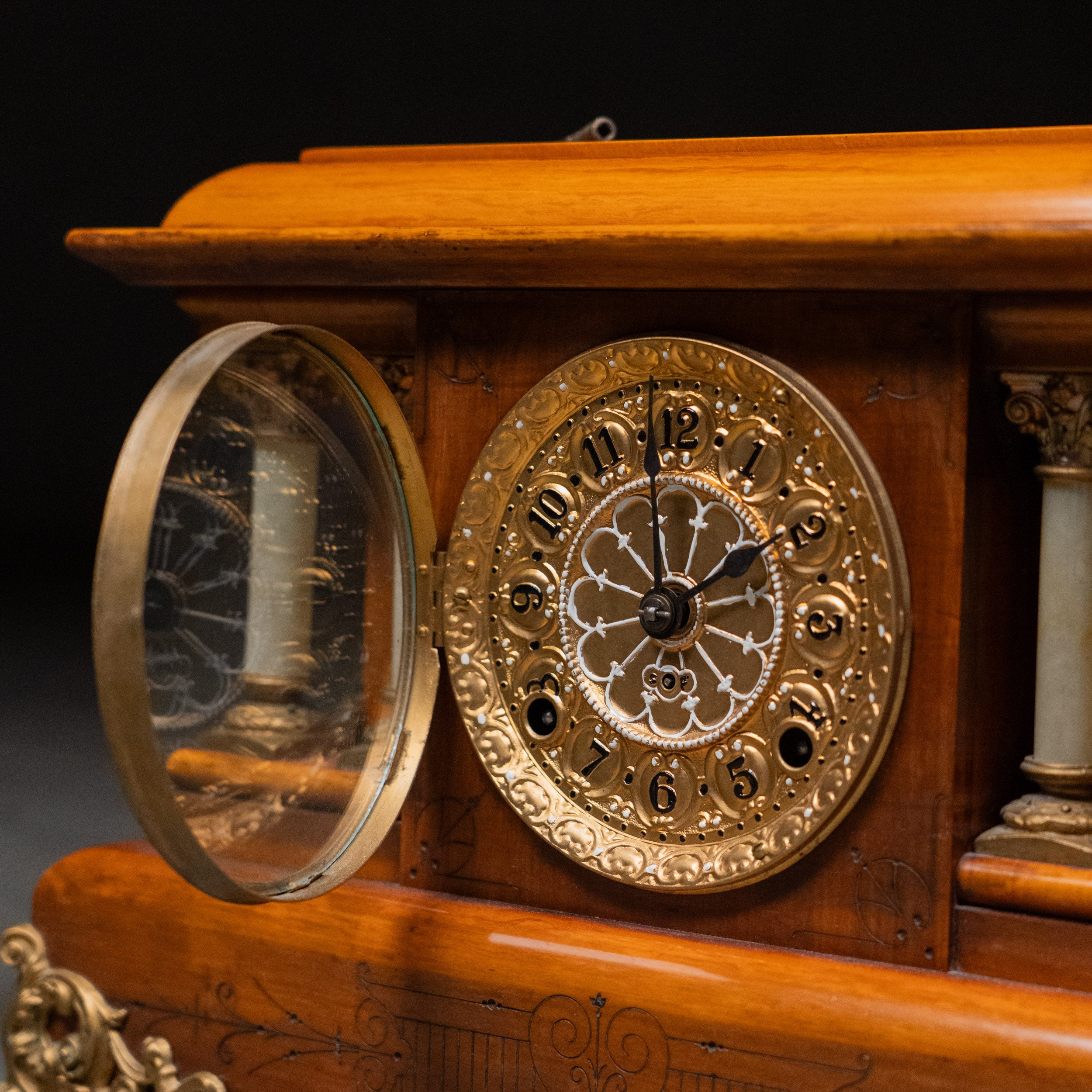 clock | Scott Landon Antiques and Interiors.