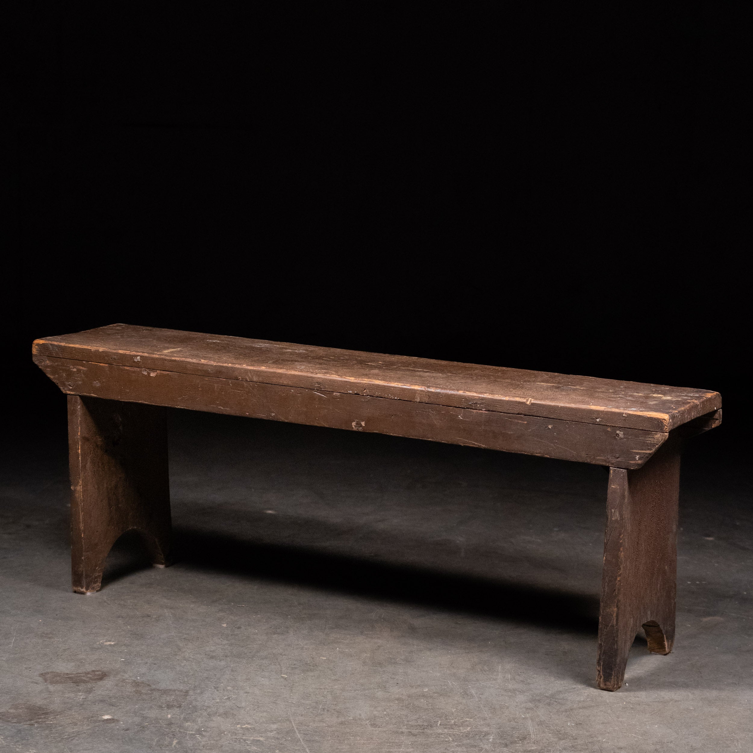 1890 Pine Country Bench