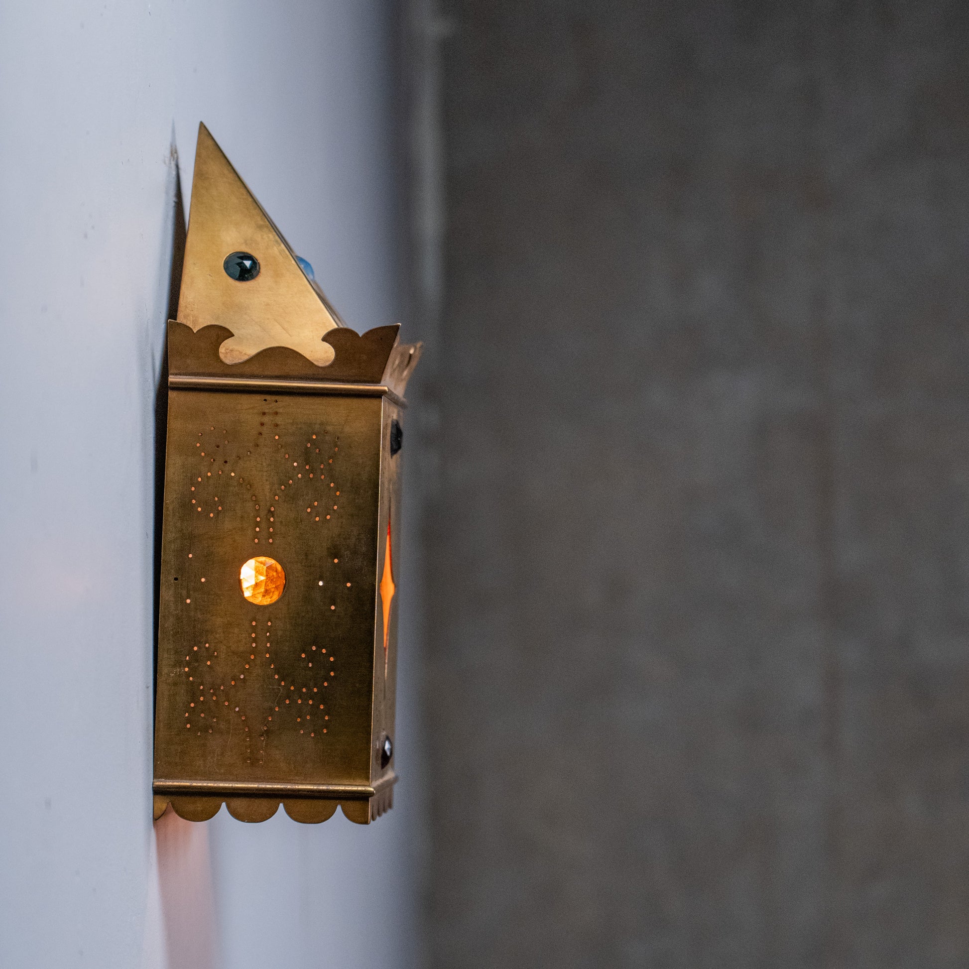brass sconce | Scott Landon Antiques and Interiors.