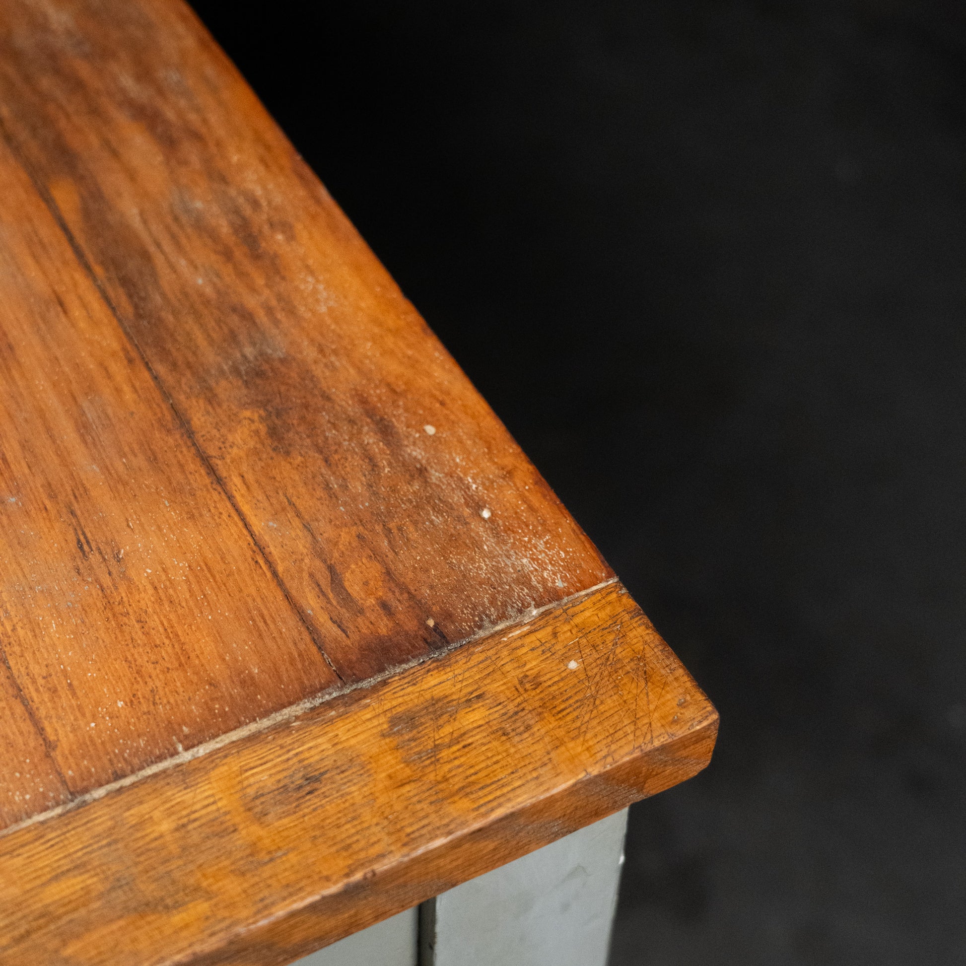 counter | Scott Landon Antiques and Interiors.