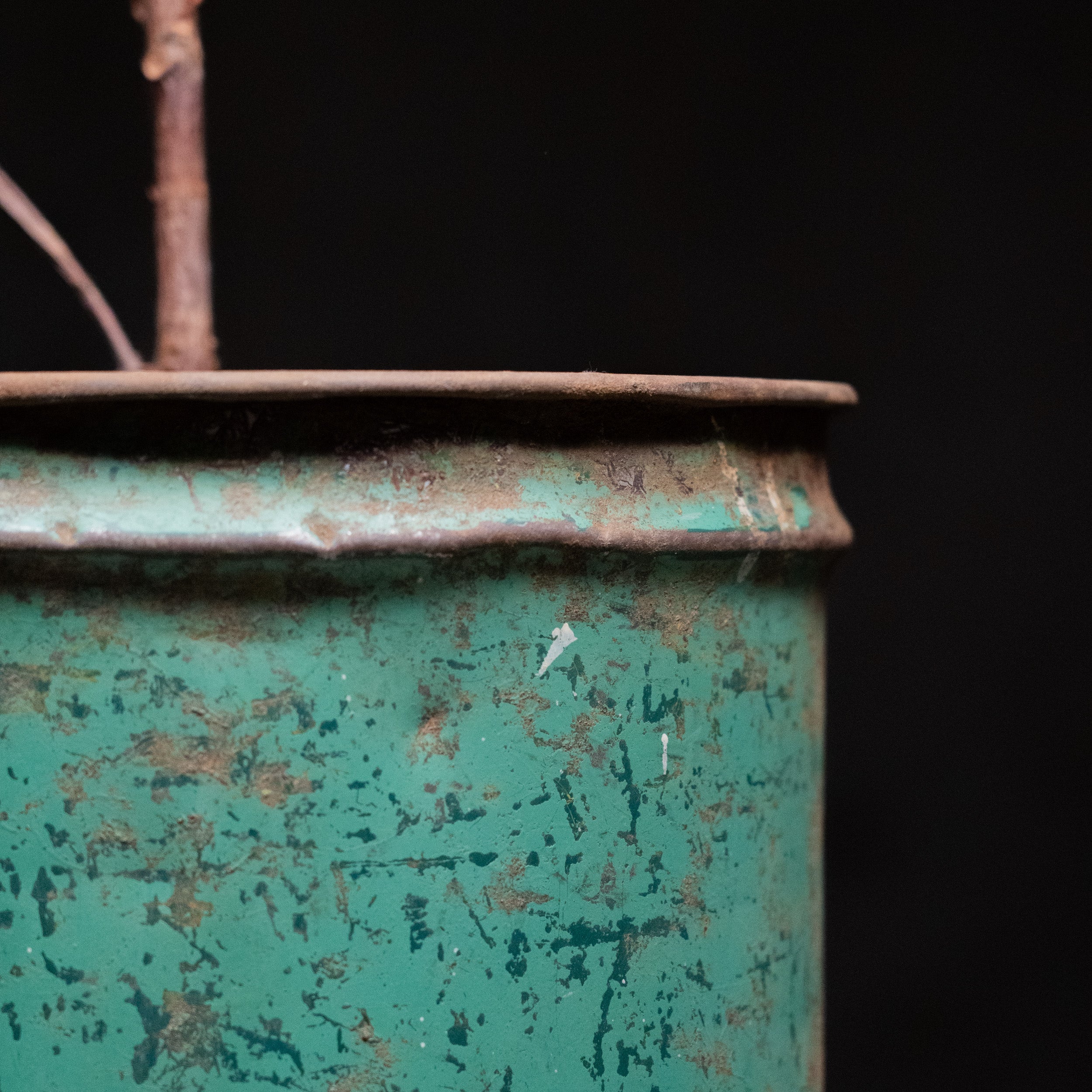 bin | Scott Landon Antiques and Interiors.