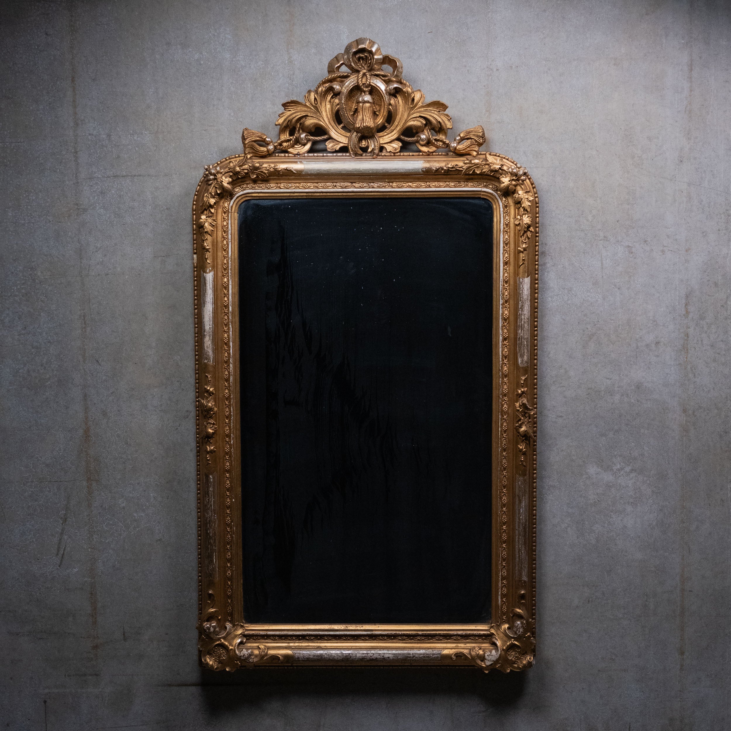19th Century Italian Gilded Carved Mirror