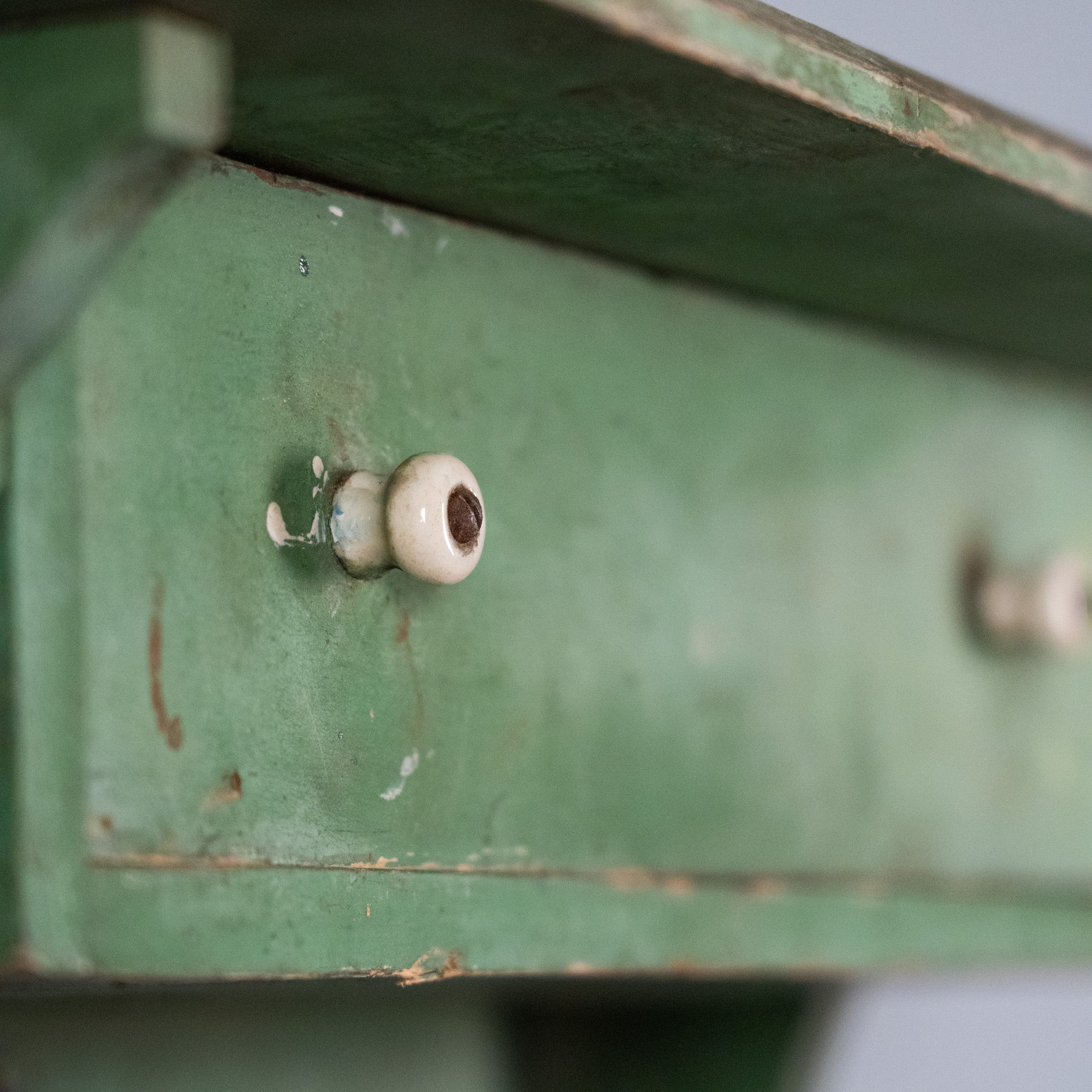 green shelf | Scott Landon Antiques and Interiors.