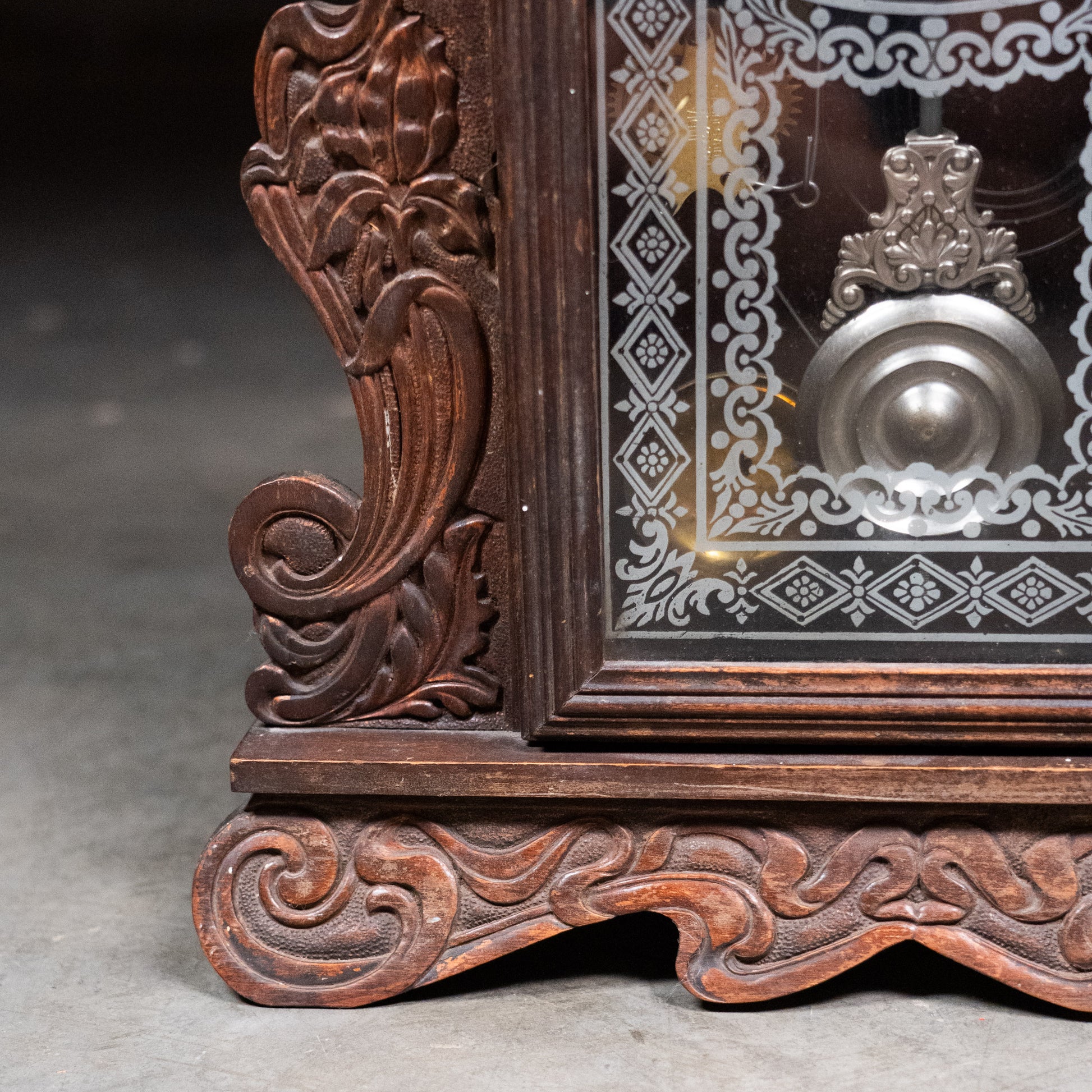 clock | Scott Landon Antiques and Interiors.