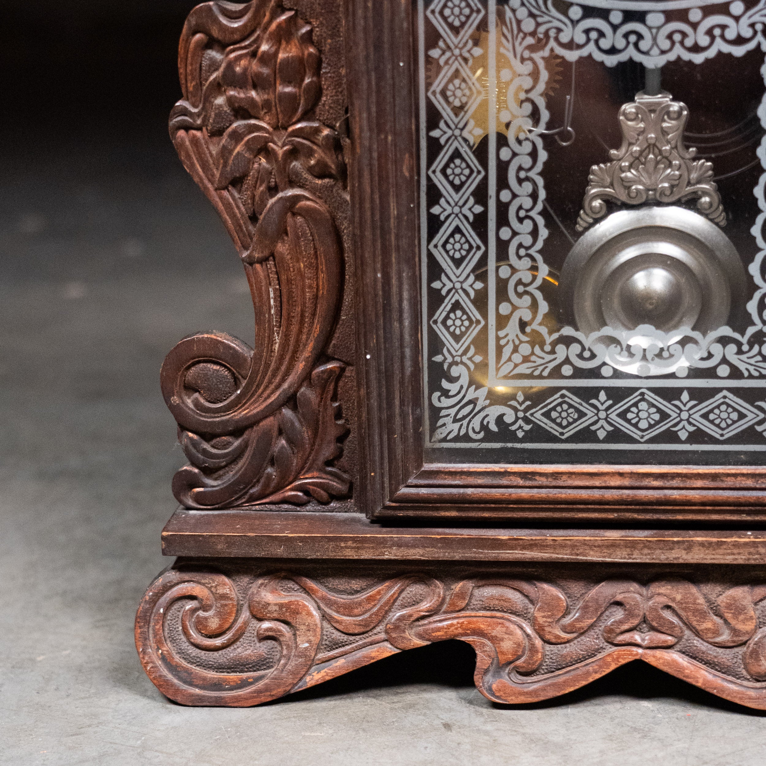clock | Scott Landon Antiques and Interiors.