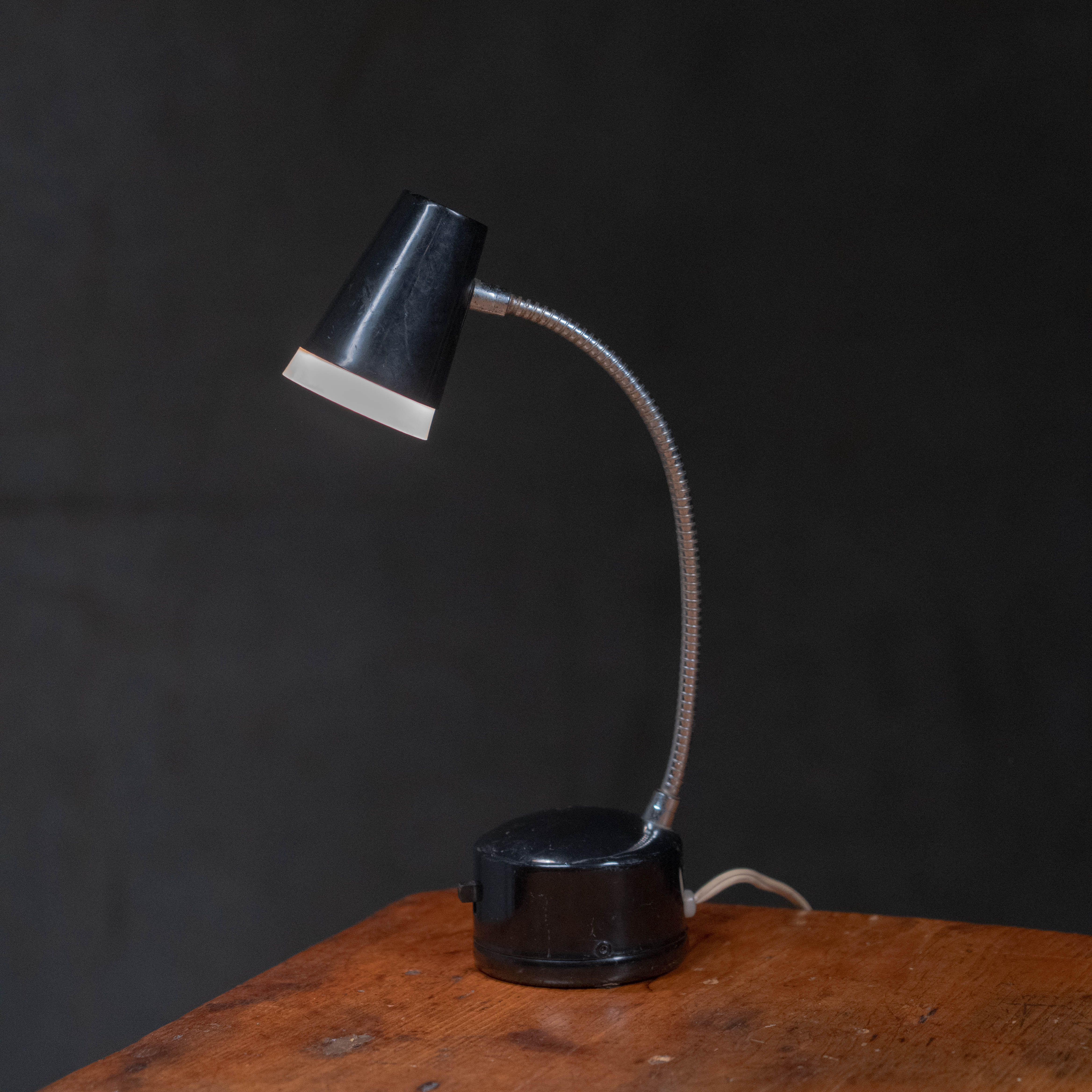 Vintage 1950s Black Gooseneck Desk Lamp with Bakelite Base – Industrial Task Light