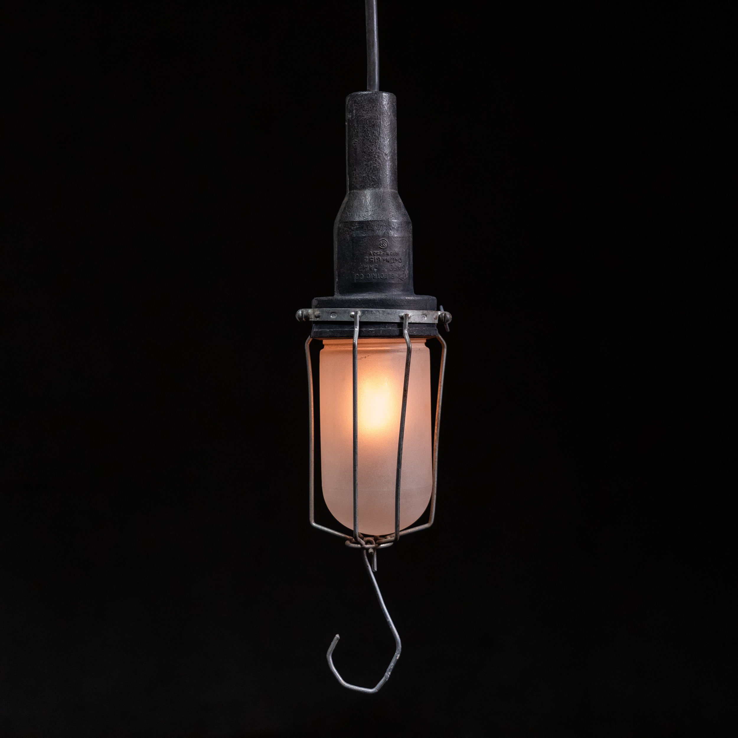 1940 Appleton Electric Safe-T-Lamp Explosion-Proof Industrial trouble Pendant, Cat. No. 6152