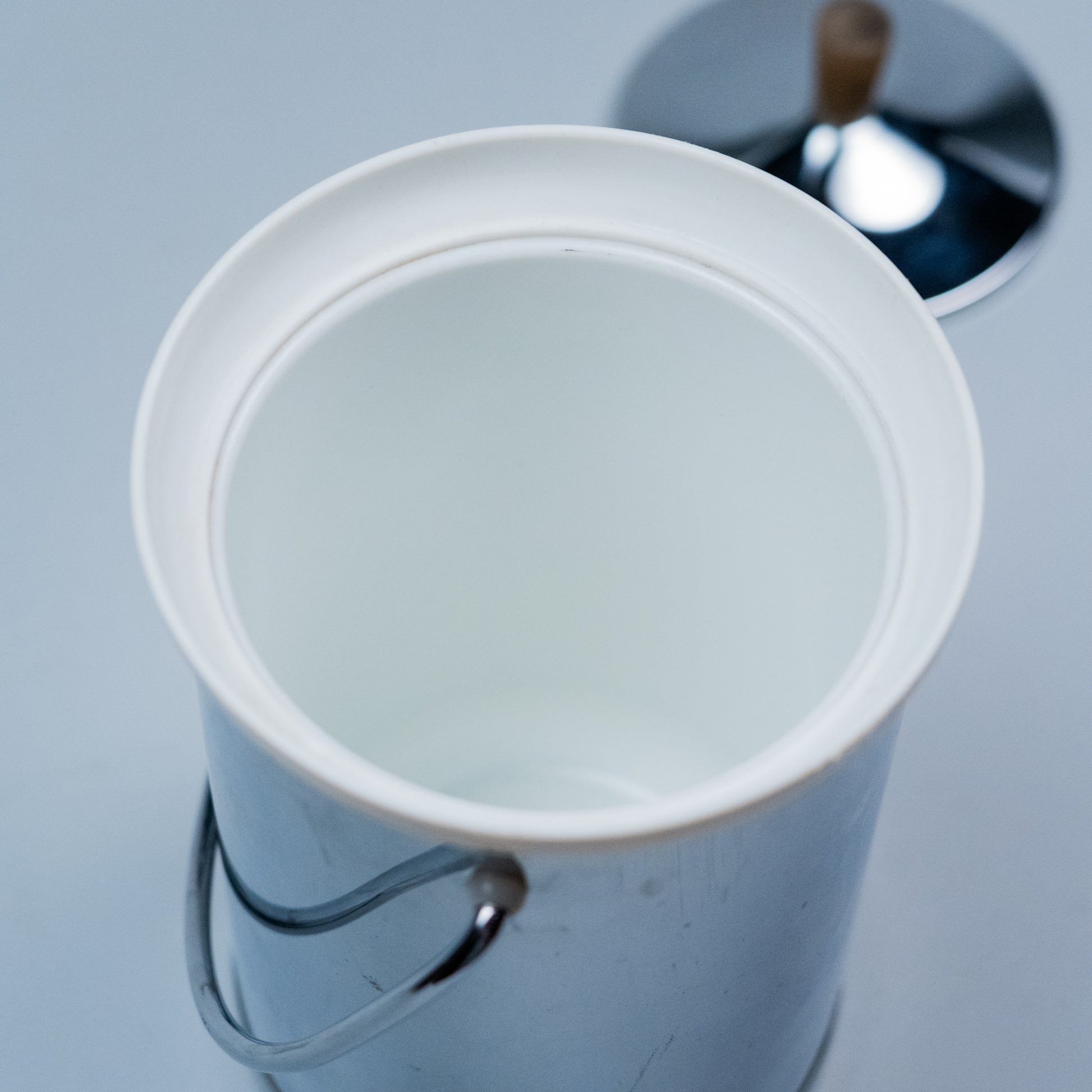 ice bucket | Scott Landon Antiques and Interiors.