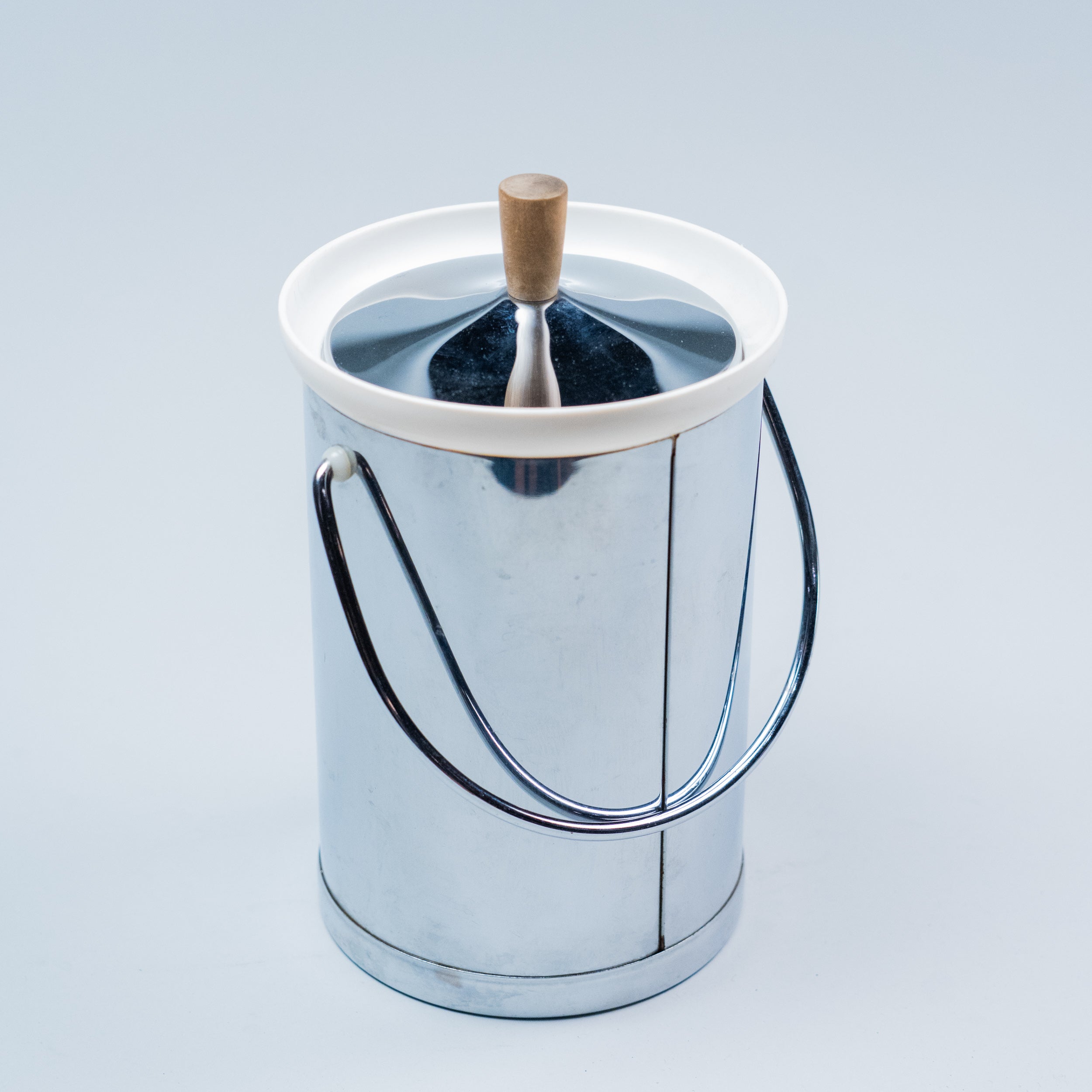 ice bucket | Scott Landon Antiques and Interiors.