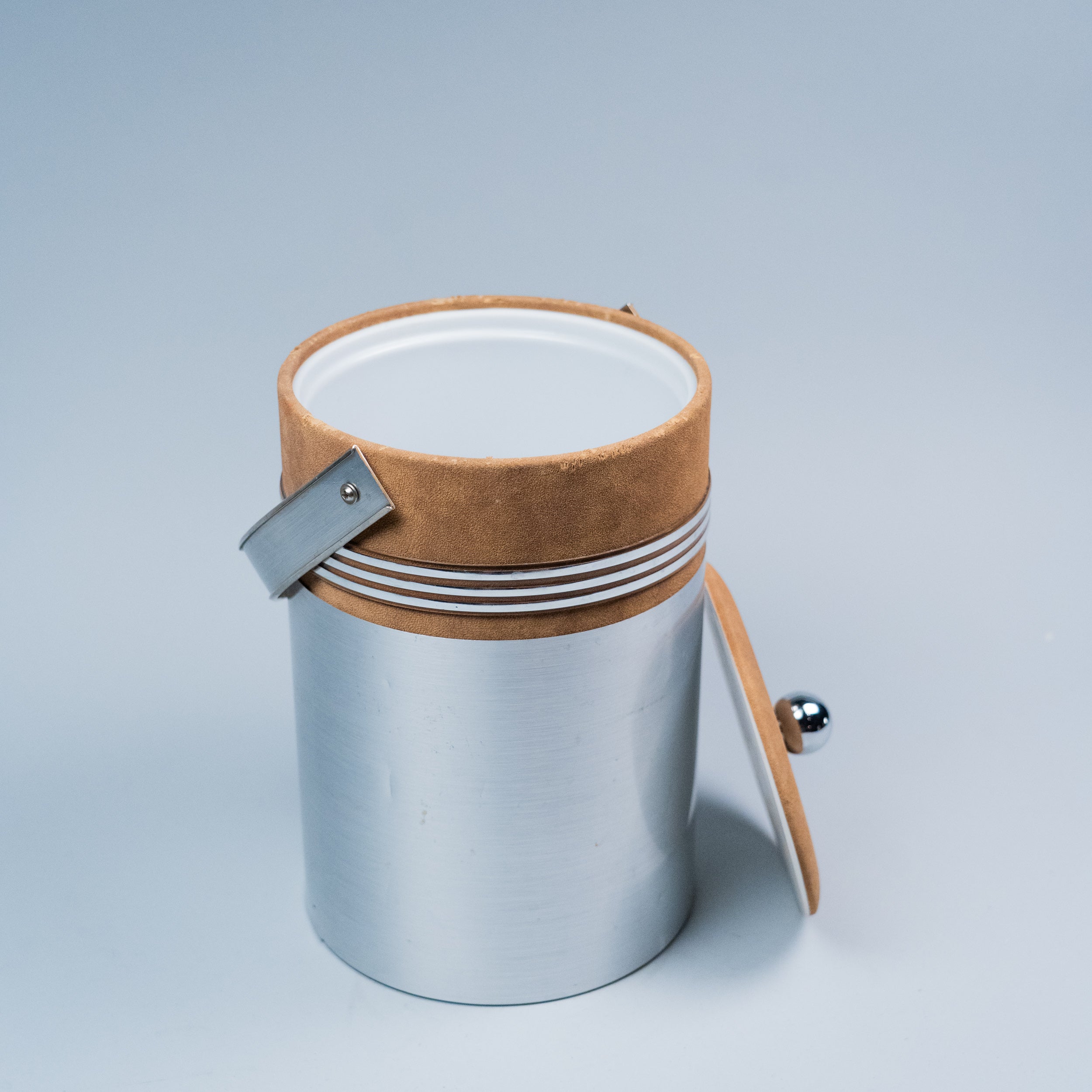 ice bucket | Scott Landon Antiques and Interiors.