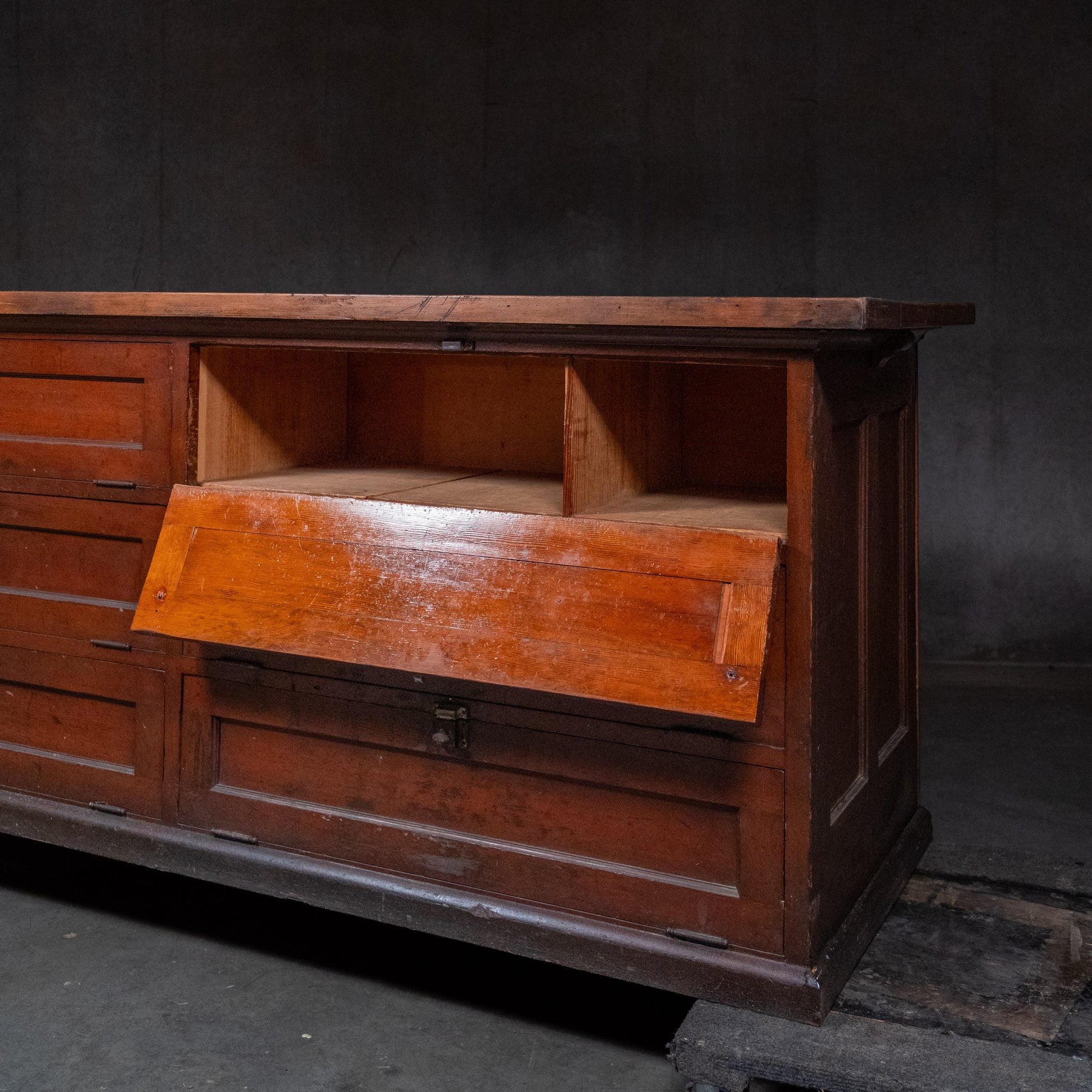 counter | Scott Landon Antiques and Interiors.