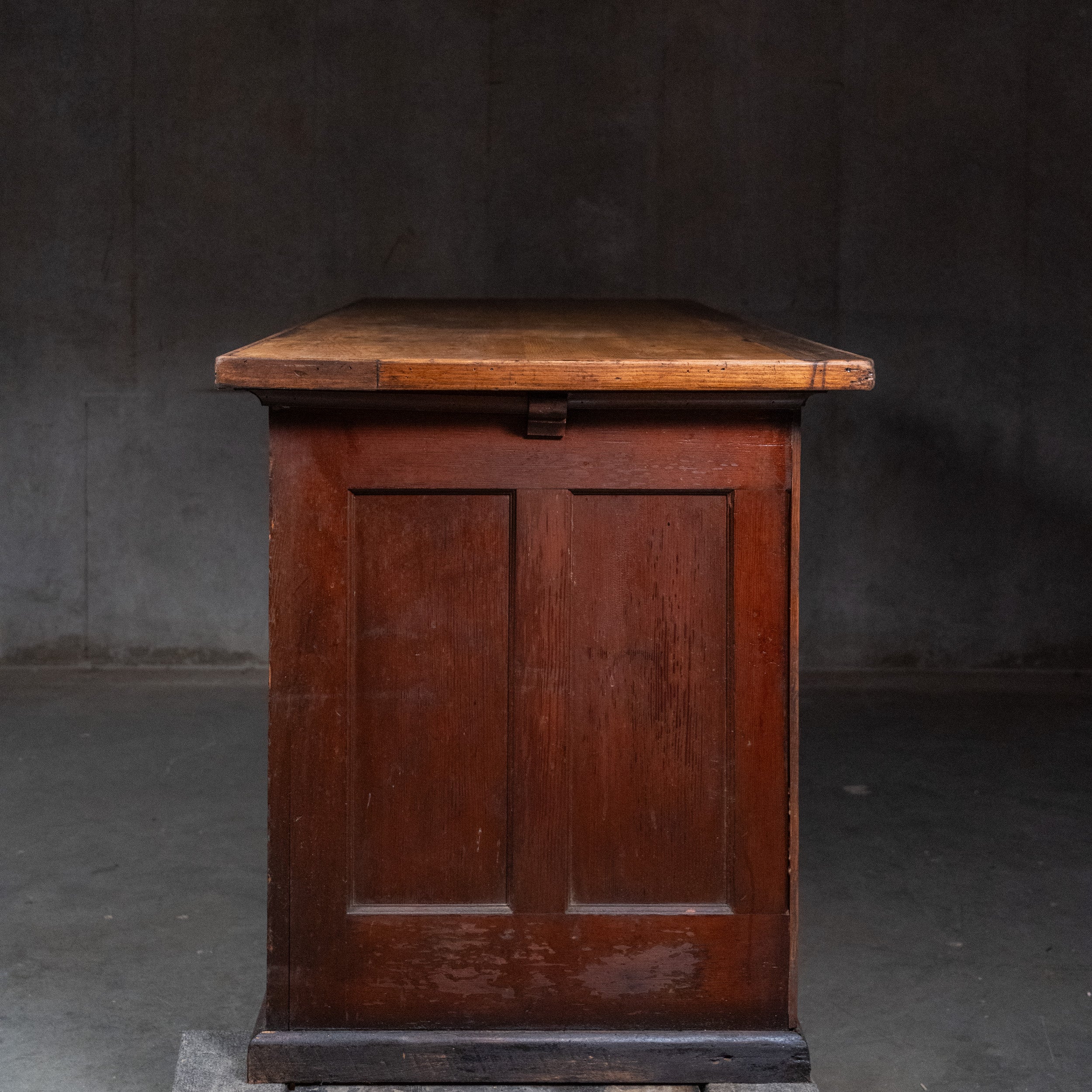 counter | Scott Landon Antiques and Interiors.