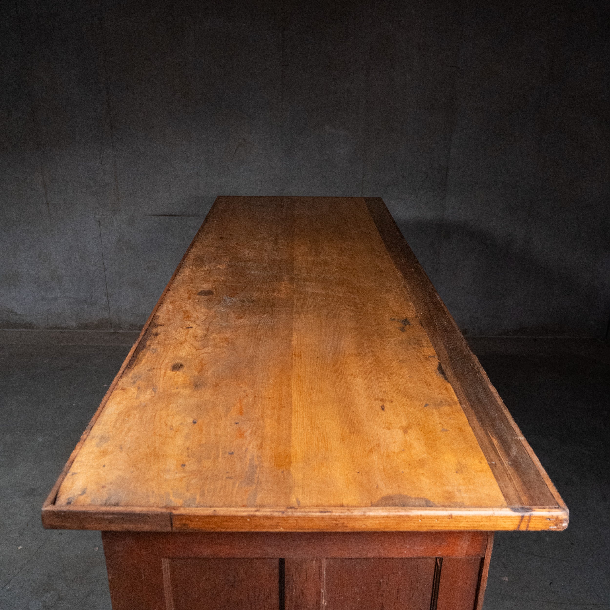 counter | Scott Landon Antiques and Interiors.