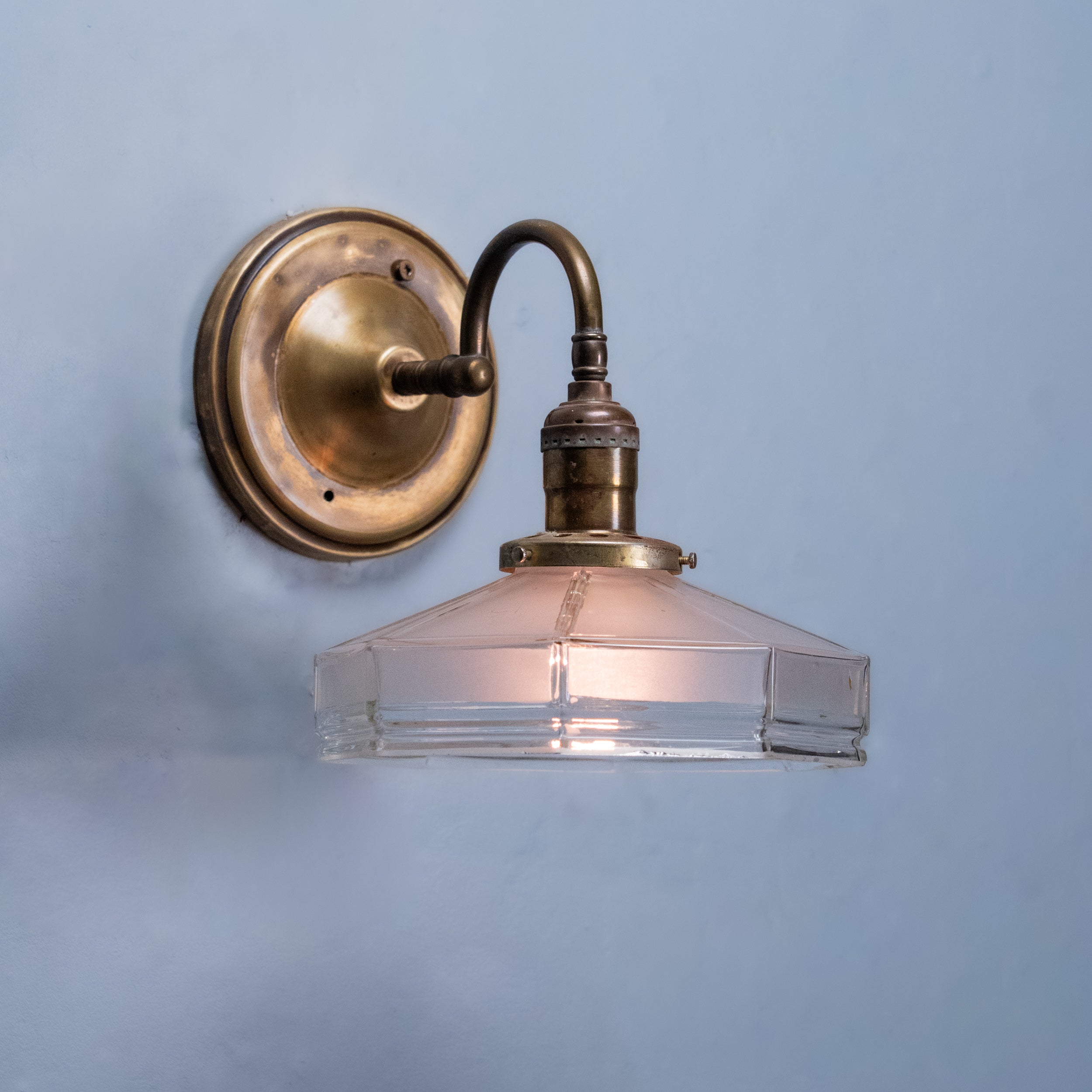 single sconce | Scott Landon Antiques and Interiors.