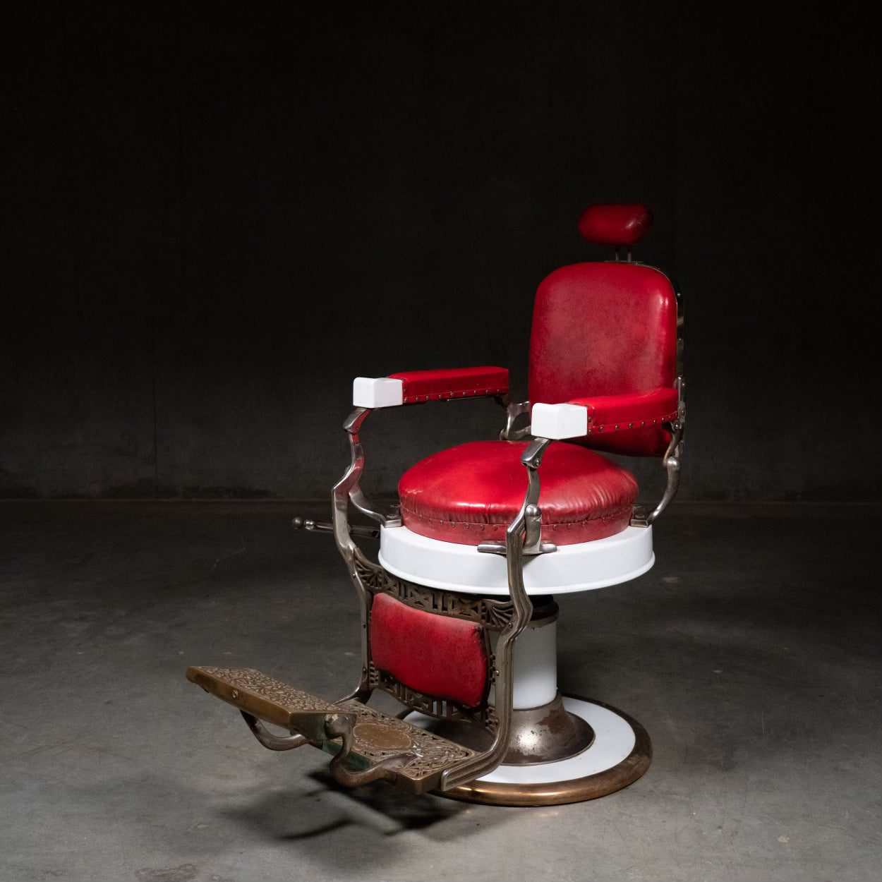 1930 KOKEN Original Barber Chair with Round Seat