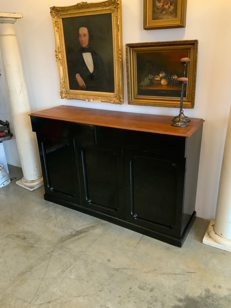1840 Walnut Canadian sideboard / Buffet | Scott Landon Antiques and Interiors.