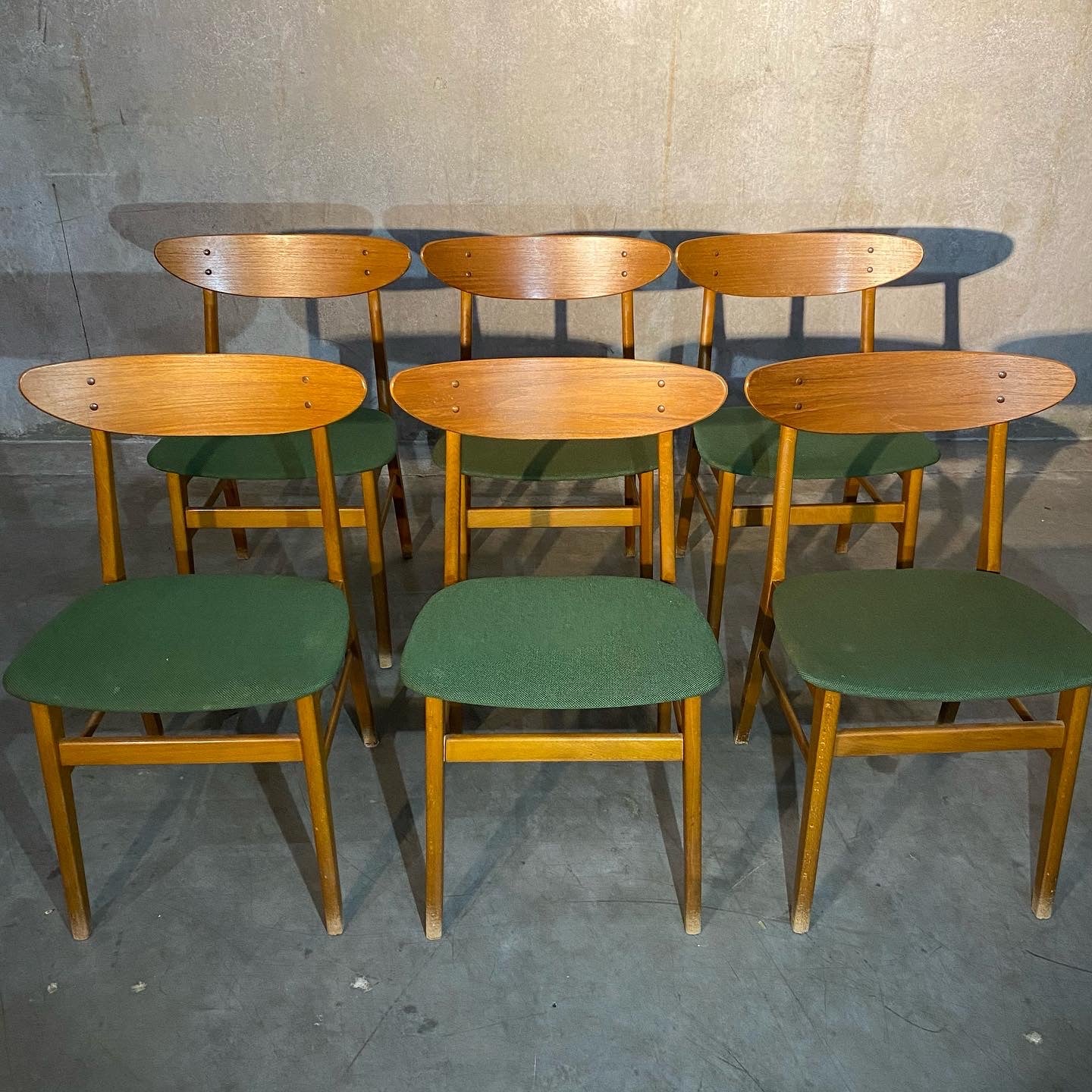 1960Set of Six Danish Th. Harlev Dining Chairs in Teak and Beech by Farstrup